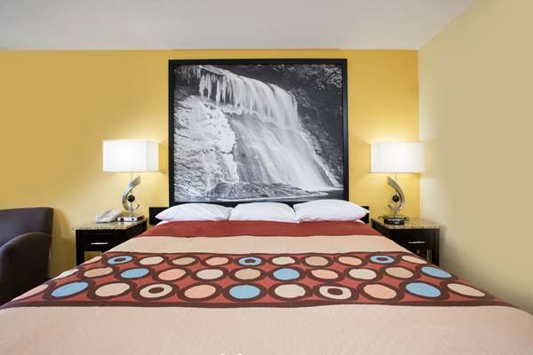  - Super 8 Motel Garner - I-40, Exit 312