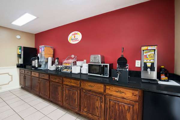 Restaurant - Super 8 Motel Garner - I-40, Exit 312