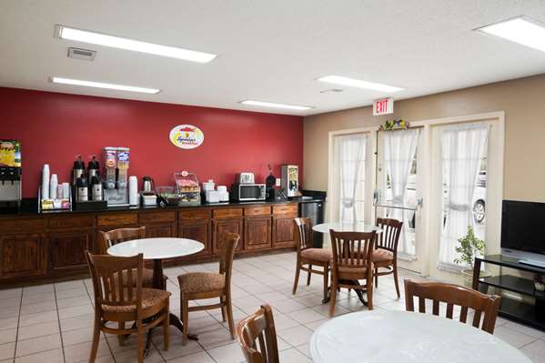 Restaurant - Super 8 Motel Garner - I-40, Exit 312