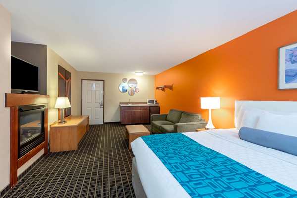  - Howard Johnson Express Inn Leavenworth