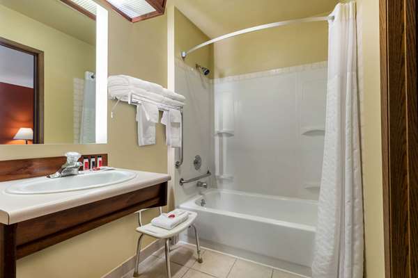  - Howard Johnson Express Inn Leavenworth