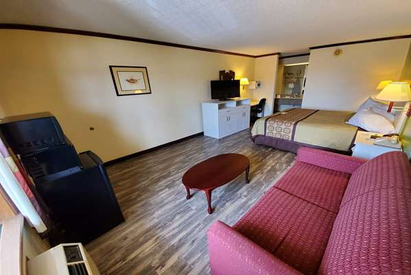  - Days Inn Monett