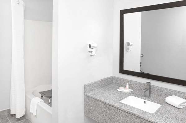  - Super 8 Motel Lafayette - I-65, Exit 172