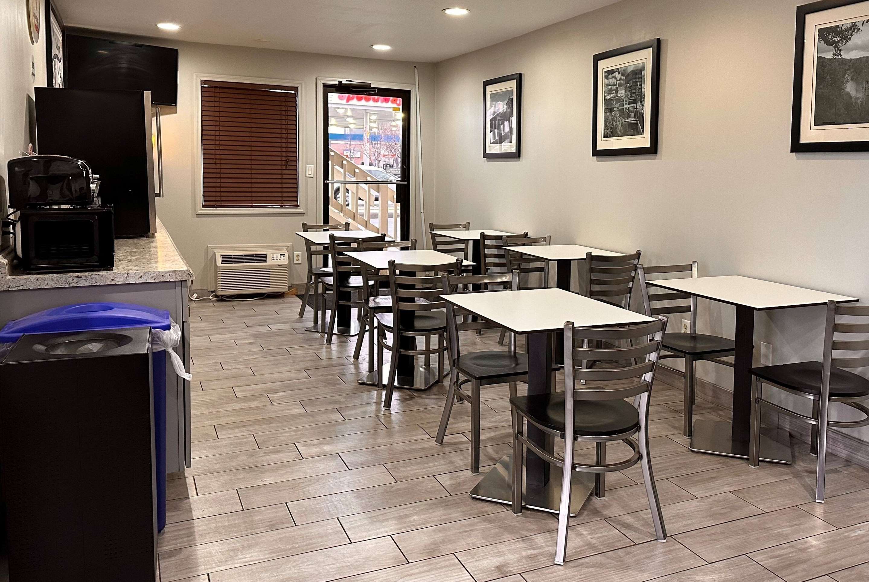 Property amenity | Super 8 by Wyndham Lafayette / Purdue Area