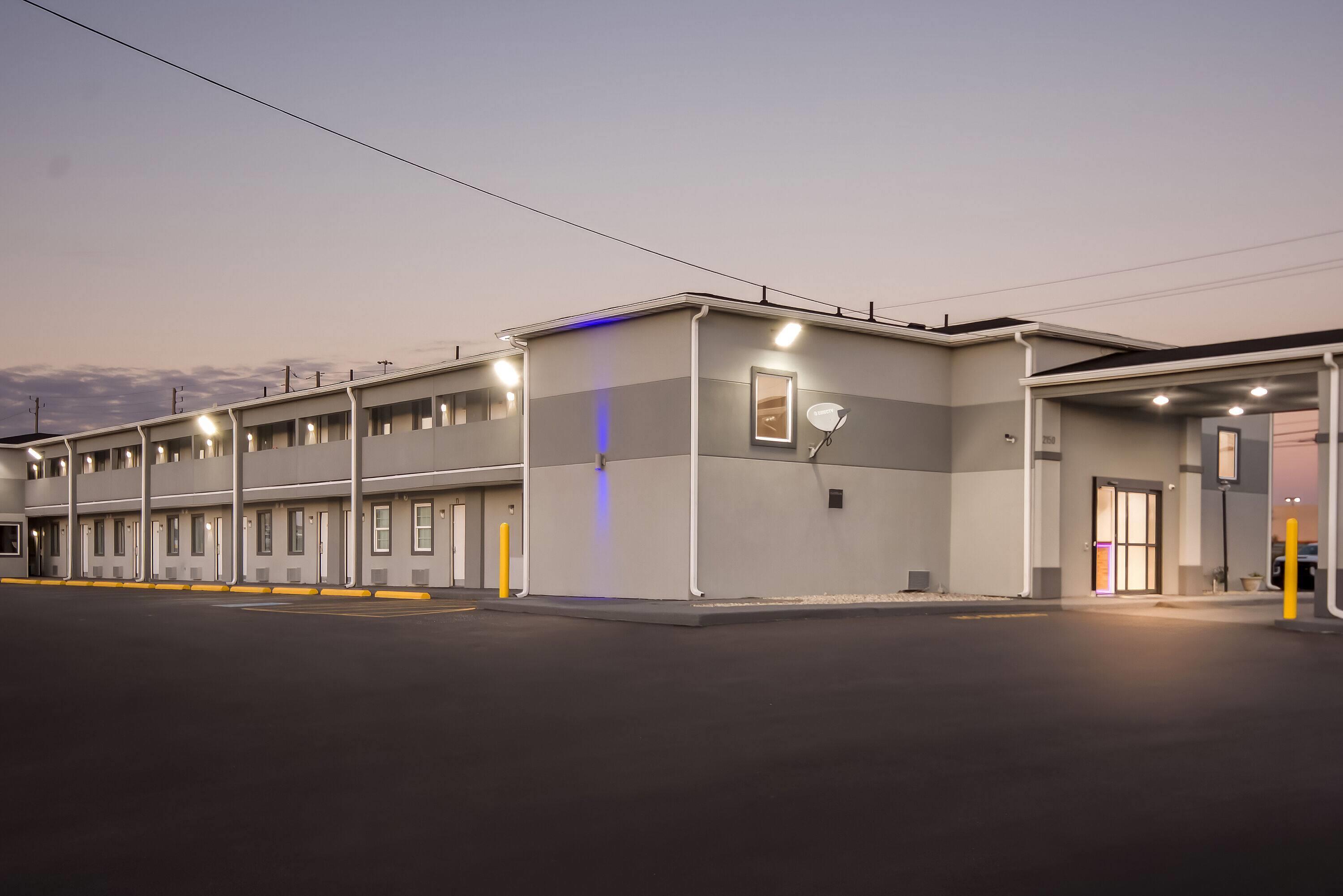 Exterior | Days Inn by Wyndham Indianapolis East Post Road