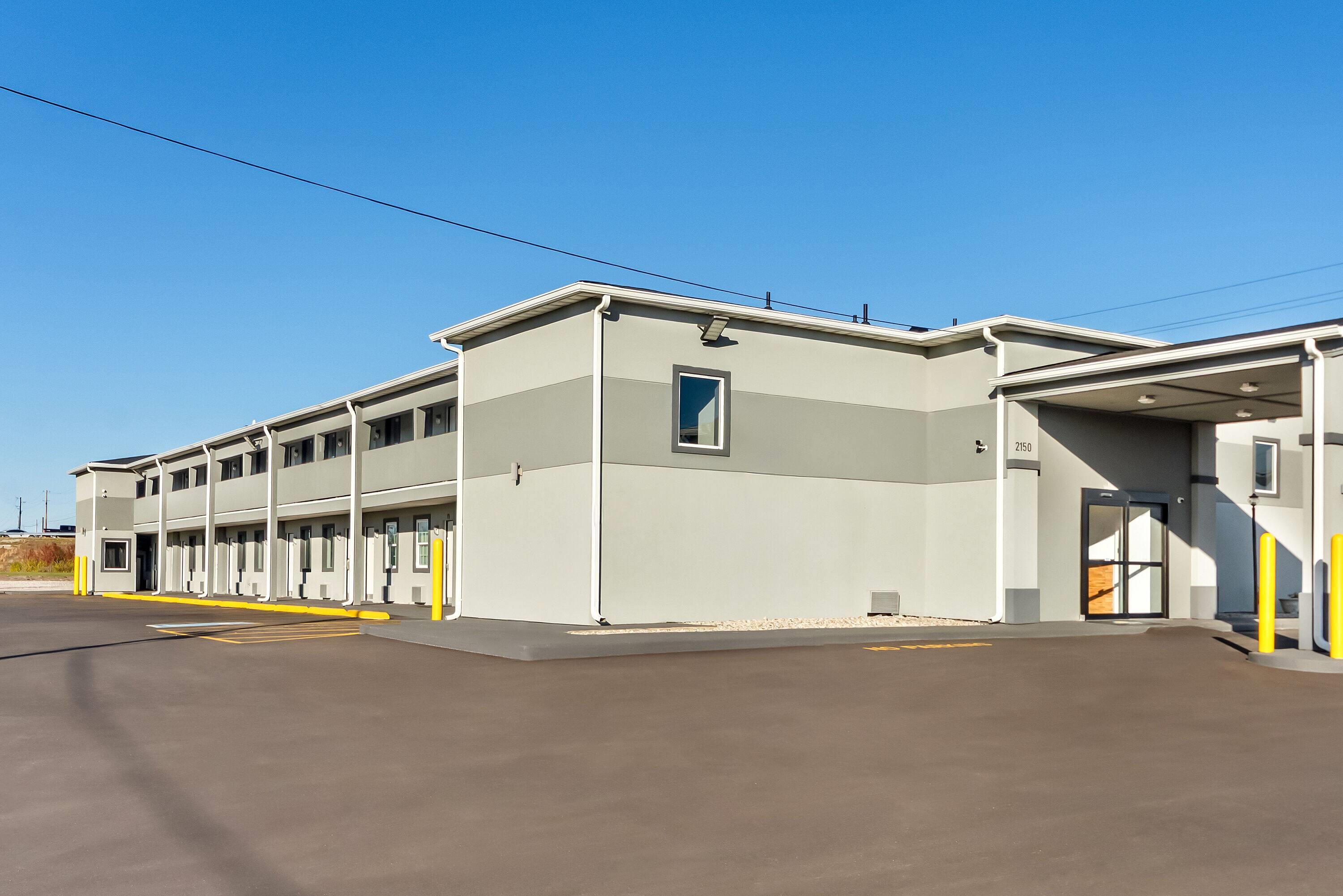Exterior | Days Inn by Wyndham Indianapolis East Post Road
