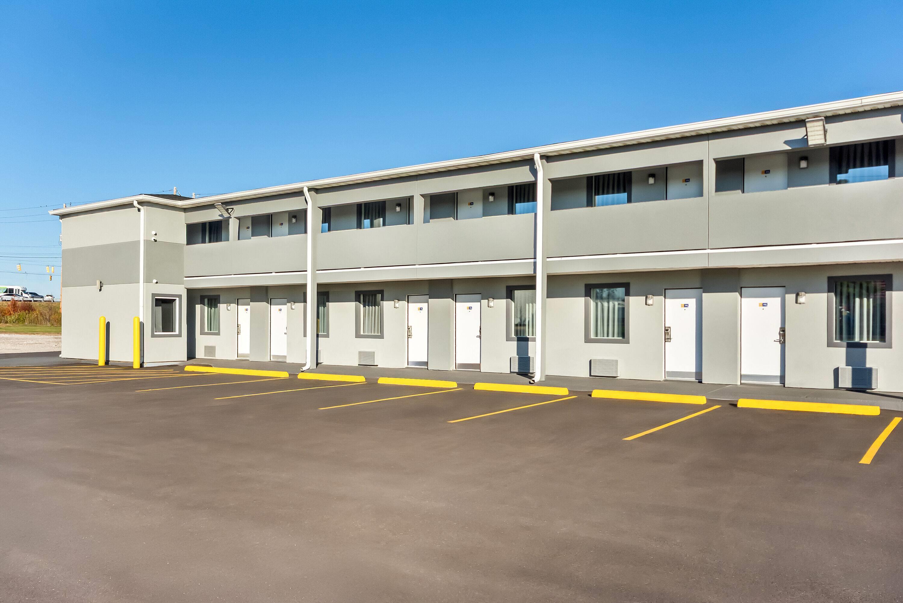 Exterior | Days Inn by Wyndham Indianapolis East Post Road