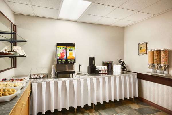 Restaurant - Days Inn Hinton