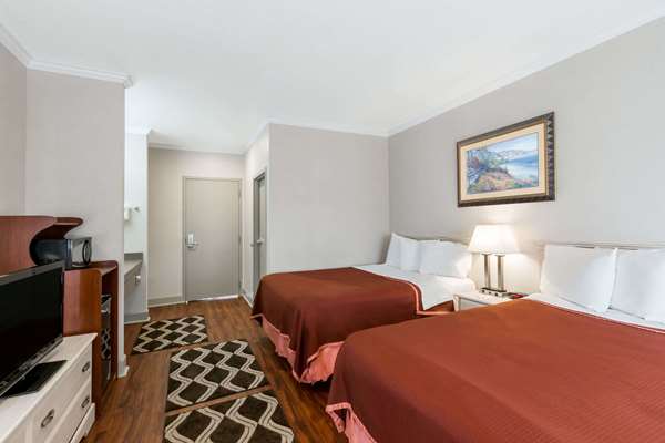  - Howard Johnson Hotel at Monterrey Bay Marina