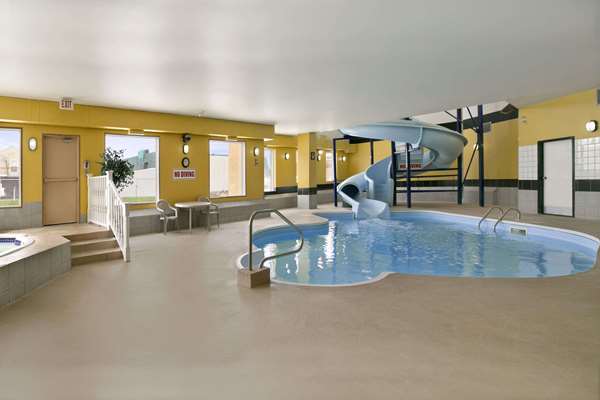 Pool - Days Inn Prince Albert