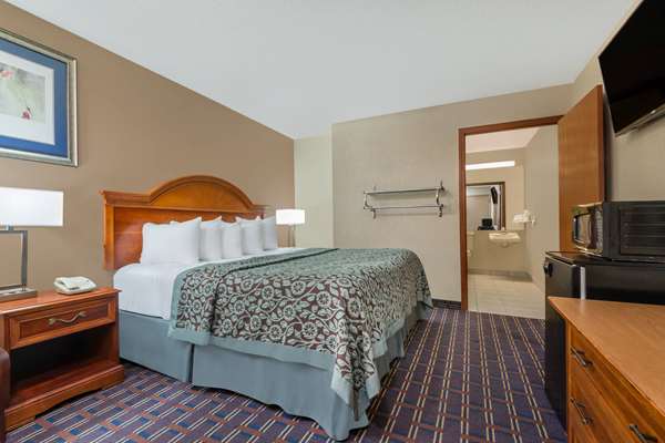  - Days Inn Maumee - I-80 & I-90, Exit 59
