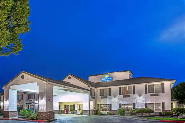 Exterior view - Days Inn & Suites Gresham