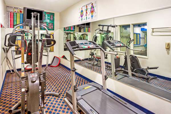 Fitness/ Exercise Room - Days Inn & Suites Gresham