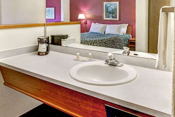  - Days Inn & Suites Gresham