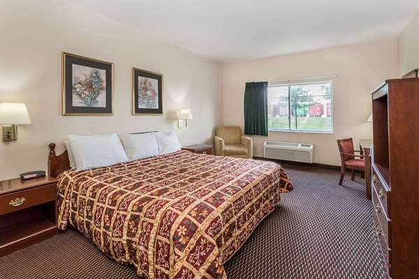  - Days Inn & Suites Morris - I-80, Exit 112