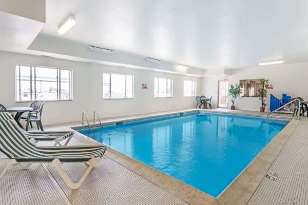Pool - Days Inn & Suites Morris - I-80, Exit 112