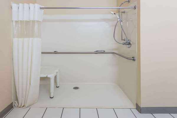  - Days Inn & Suites Morris - I-80, Exit 112