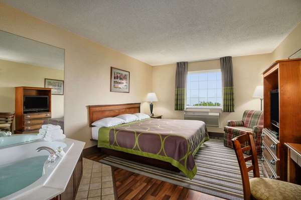 Suite - Super 8 Hotel Grayville