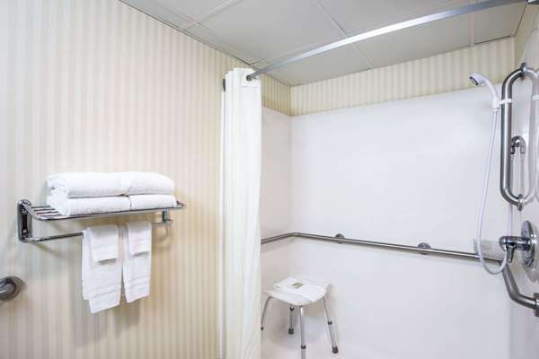  - Super 8 Hotel Grayville