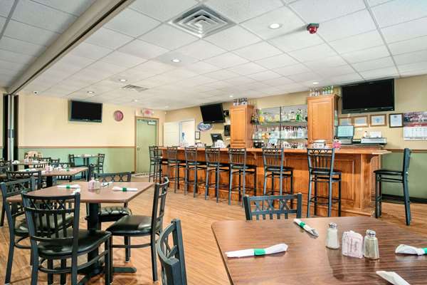 Restaurant - Super 8 Hotel Grayville