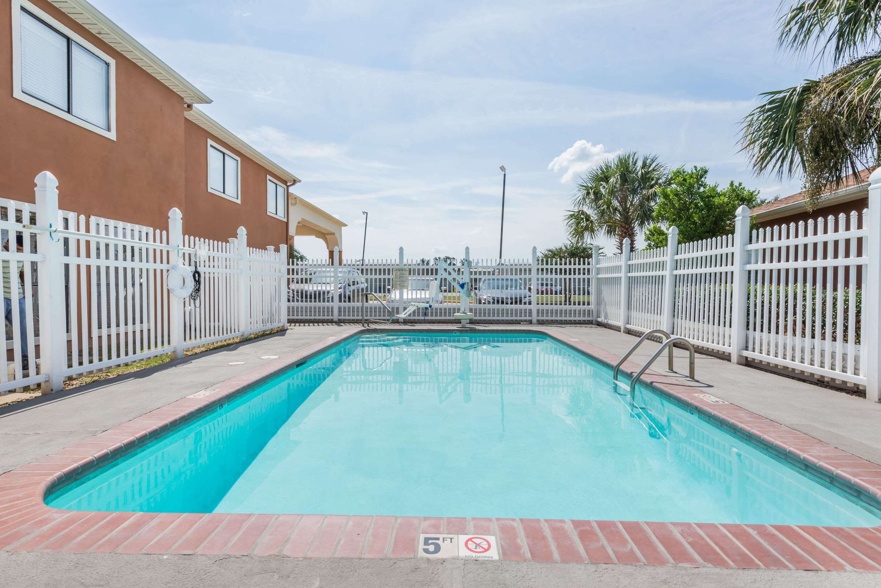 Pool | Days Inn by Wyndham Sulphur LA