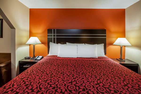 Suite - Days Inn Sulphur - I-10, Exit 23