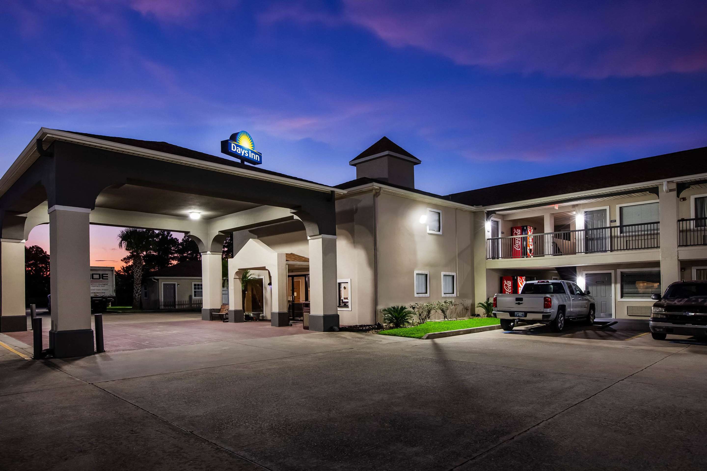 Exterior | Days Inn by Wyndham Sulphur LA