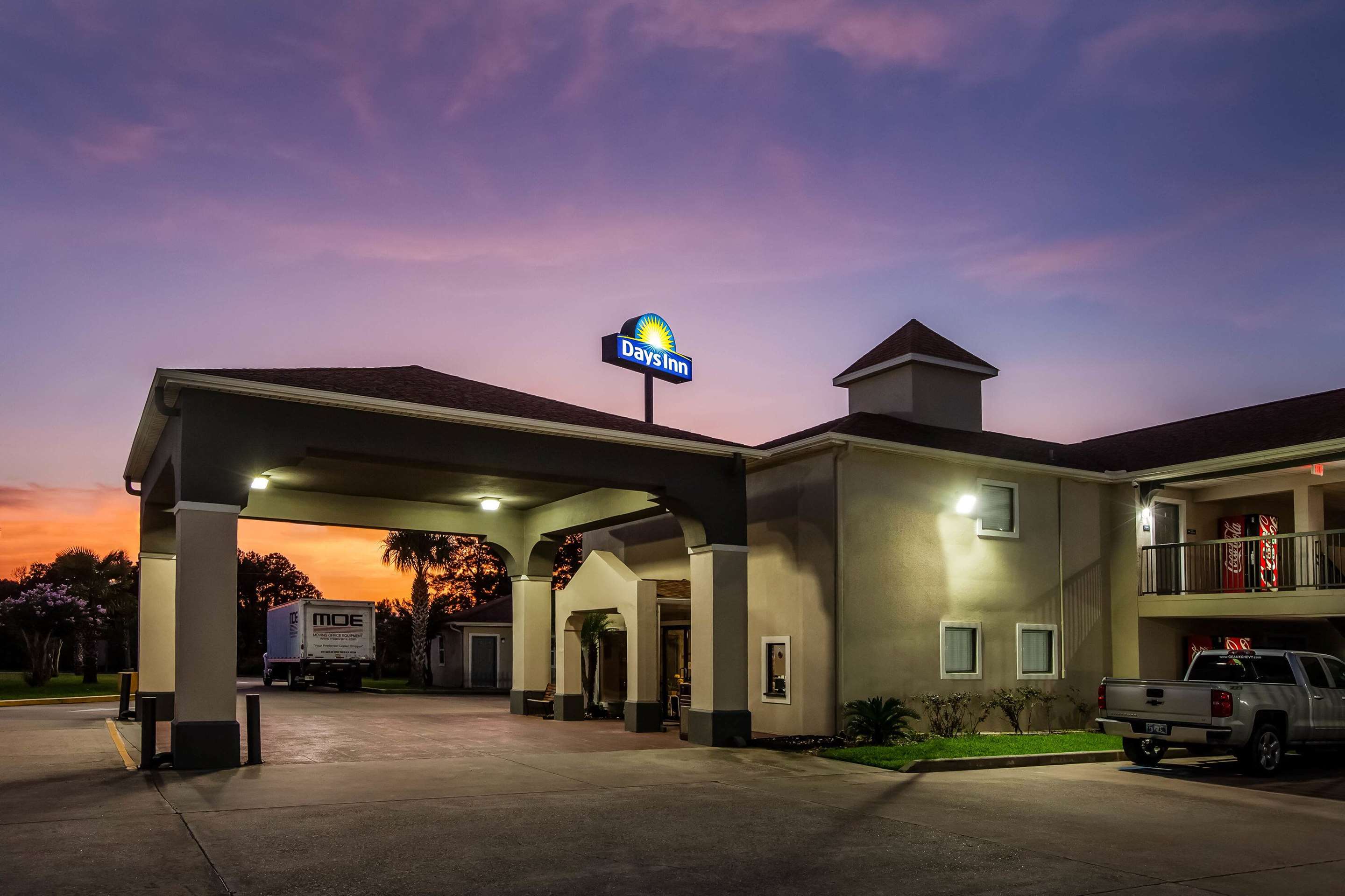 Exterior | Days Inn by Wyndham Sulphur LA