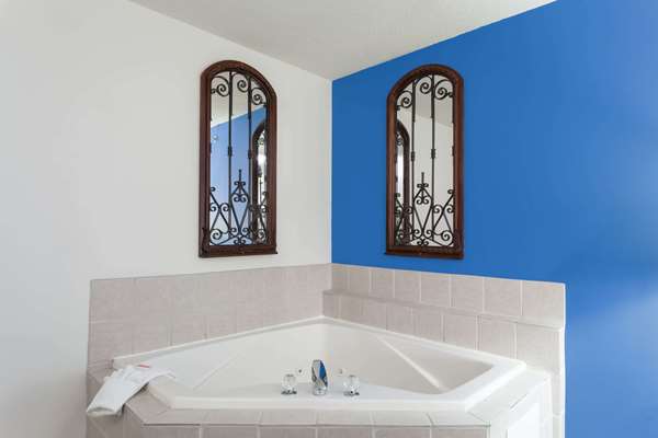 Suite - Days Inn Cambridge