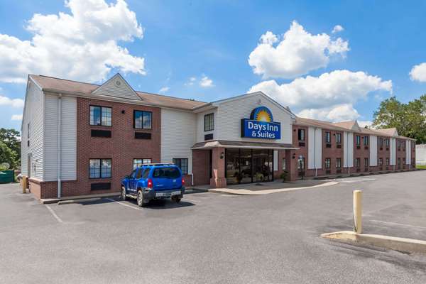 Exterior view - Days Inn Cambridge