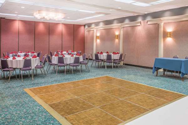  - Howard Johnson Hotel Salem - I-81, Exit 137