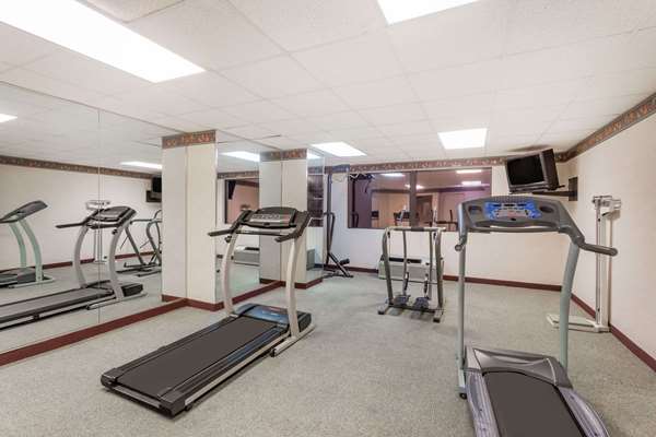 Fitness/ Exercise Room - Howard Johnson Hotel Salem - I-81, Exit 137