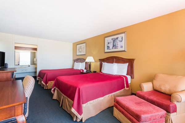  - Howard Johnson Hotel Salem - I-81, Exit 137