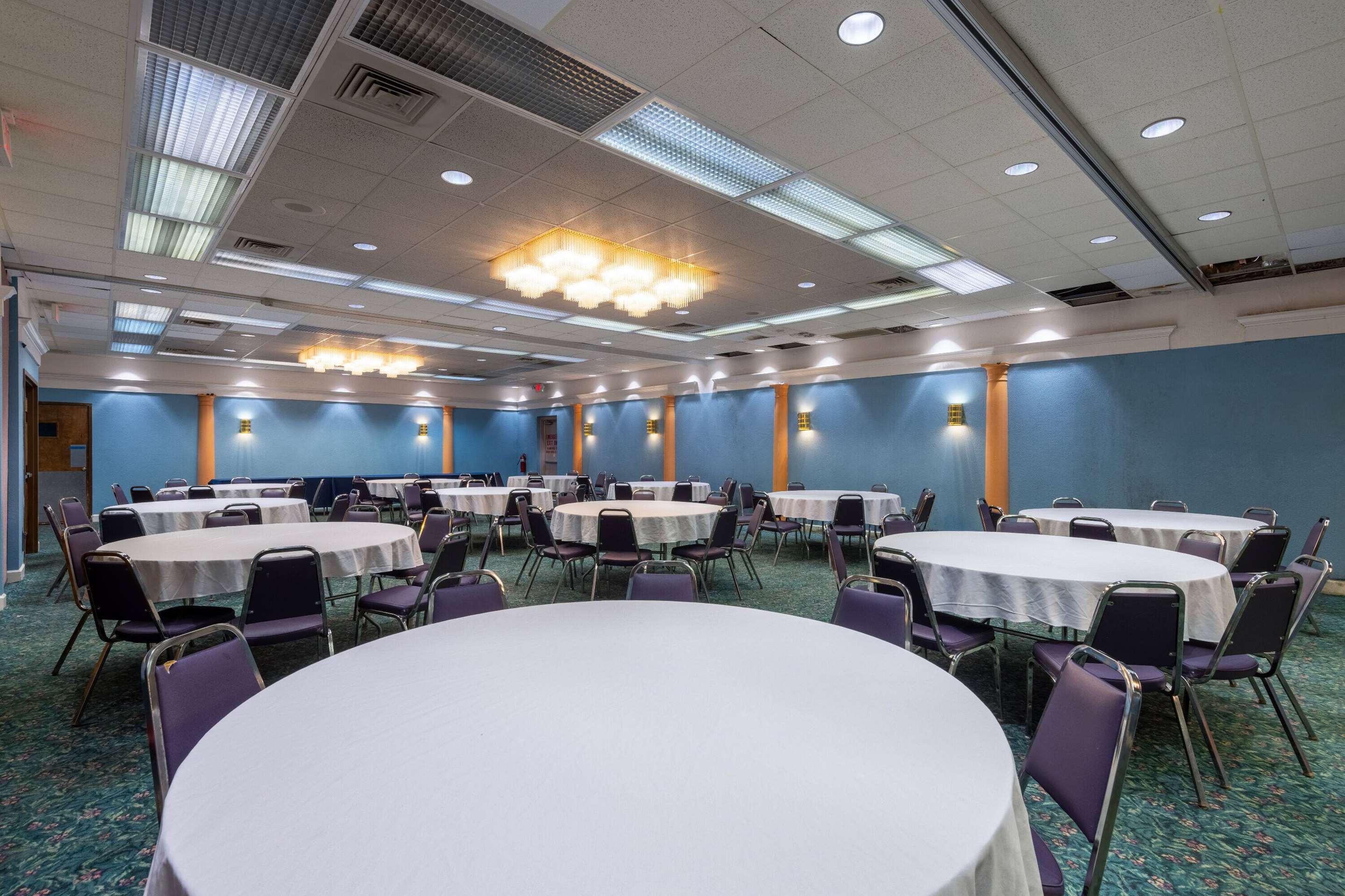 Meeting Room | Howard Johnson by Wyndham Salem Hotel & Conference Center