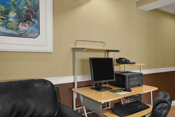  - Super 8 Hotel Fort Myers