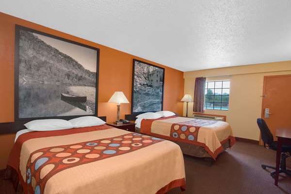  - Super 8 Motel Monticello