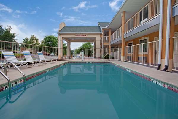 Pool - Days Inn Marietta - I-75, Exit 265
