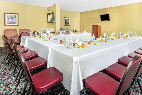  - Super 8 Motel Dayton Intl Airport Vandalia - I-75, Exit 63