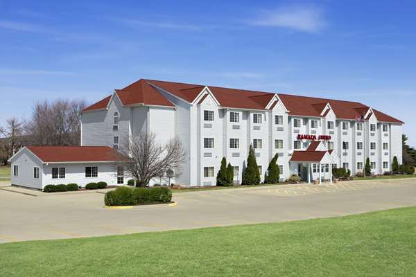 Exterior view - Ramada Limited Hotel Bloomington - I-55 & I-74, Exit 160
