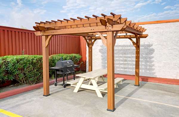 Exterior view - Howard Johnson Inn Galveston - I-45, Exit 1