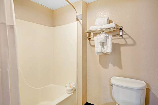  - Howard Johnson Inn Galveston - I-45, Exit 1