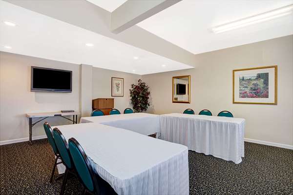  - Days Inn Everett - I-5, Exit 189