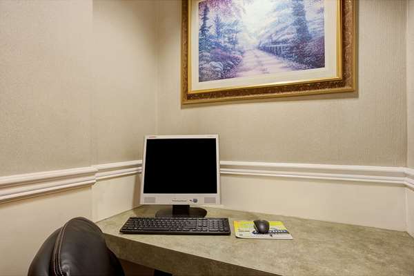 Conference Area - Days Inn Everett - I-5, Exit 189