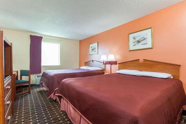  - Howard Johnson Express Inn Airport Louisville - I-65, Exit 131B