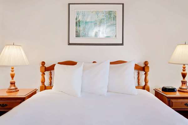  - Ramada Provincial Inn Gananoque