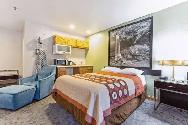  - Super 8 Hotel Uniontown