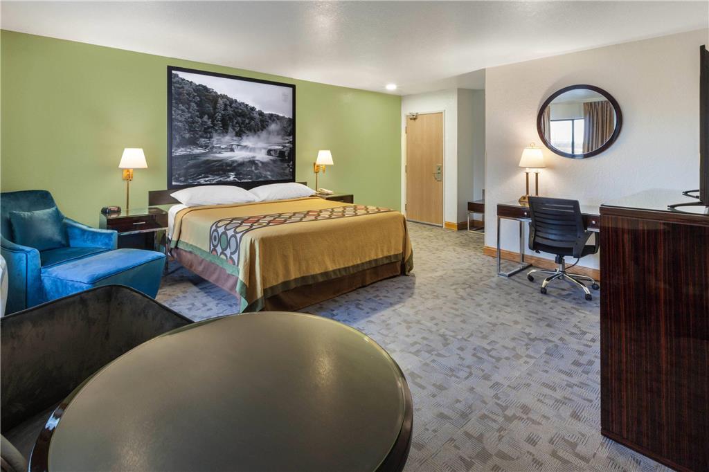 SUPER 8 BY WYNDHAM UNIONTOWN PA-guestroom-Guest Room,On-Site.jpg
