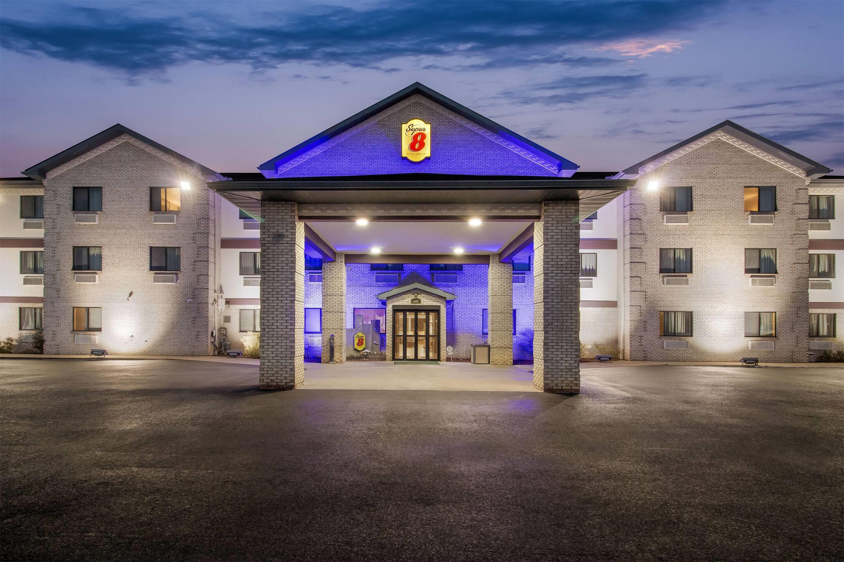 Exterior | Super 8 by Wyndham Uniontown