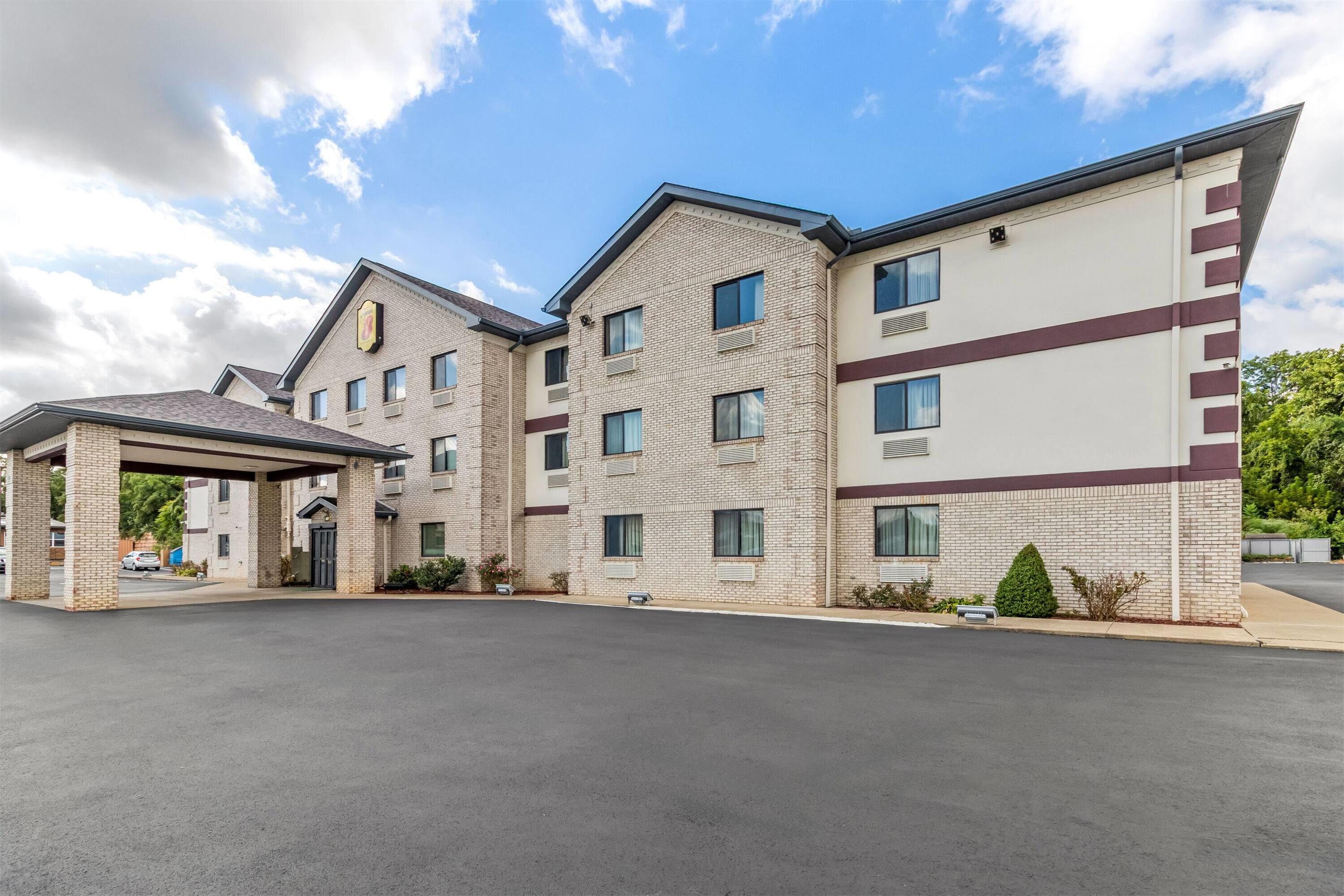 Exterior | Super 8 by Wyndham Uniontown