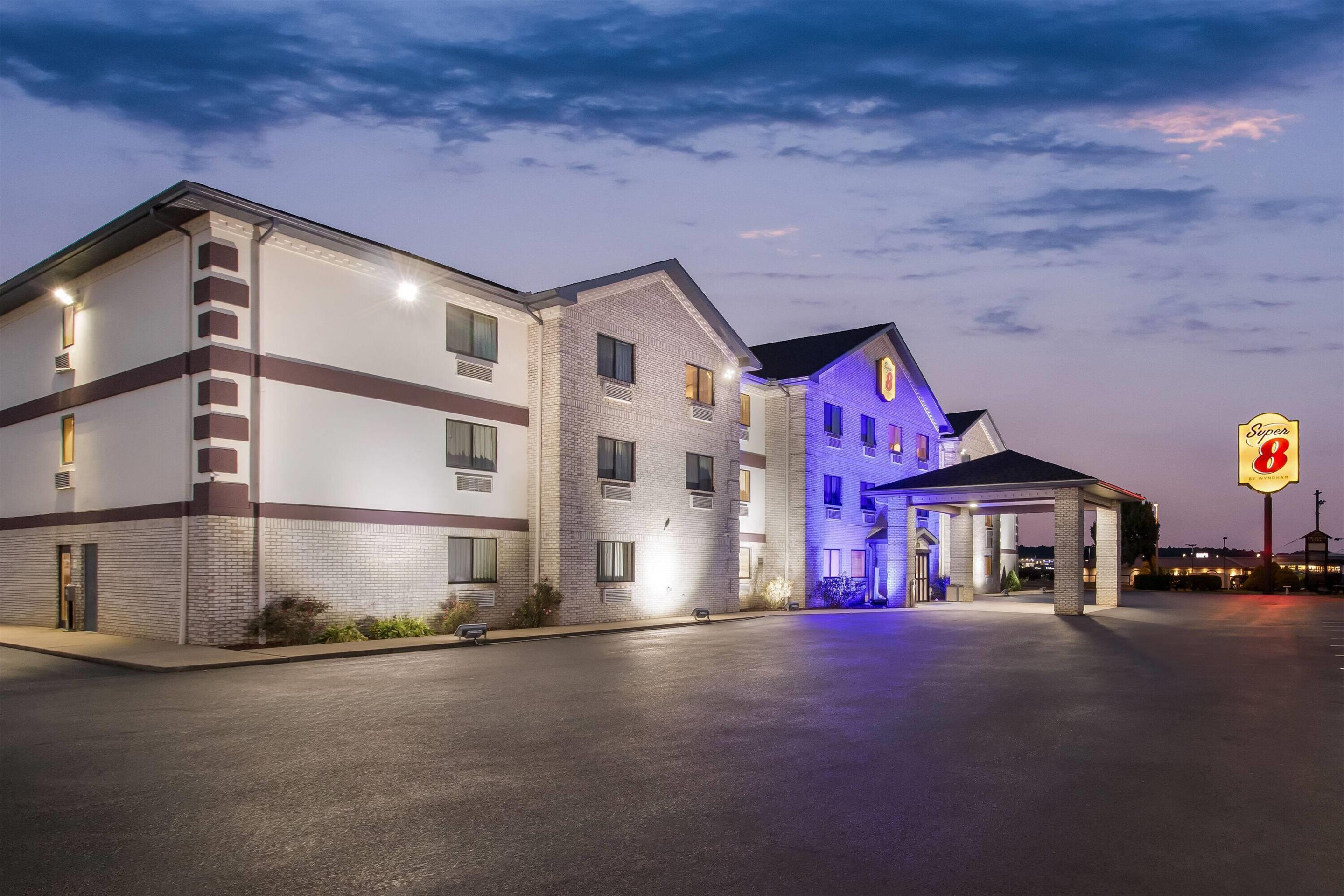 Exterior | Super 8 by Wyndham Uniontown
